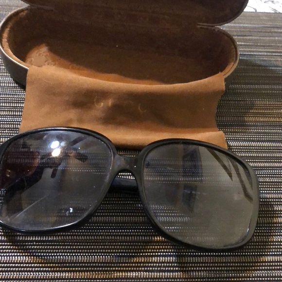 Glasses - Picture 2 of 3